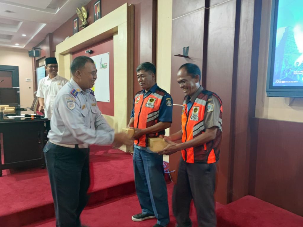 Tingkatkan Akuntabilitas, Dishub Kabupaten Blitar Intensifkan Pembinaan Jukir dan Sosialisasi QRIS